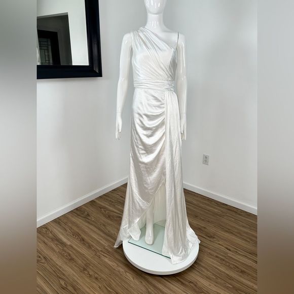 🔥🔥 Mac Duggal Draped One Shoulder Gown - Picture 5 of 12